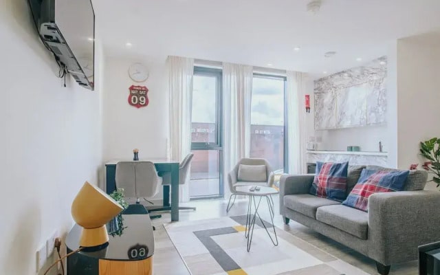 Vibrant Bright Apartment Sheffield Sleeps 2