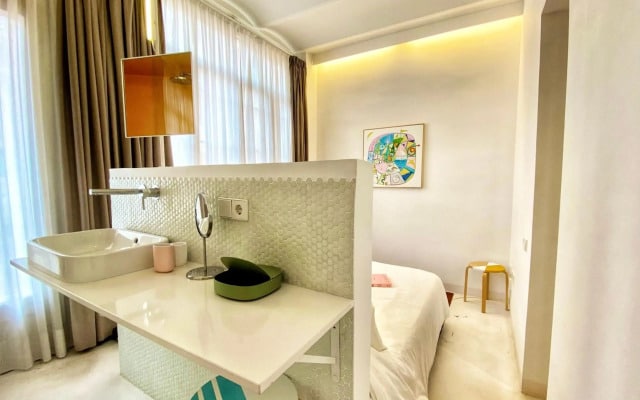 Tyche apartment