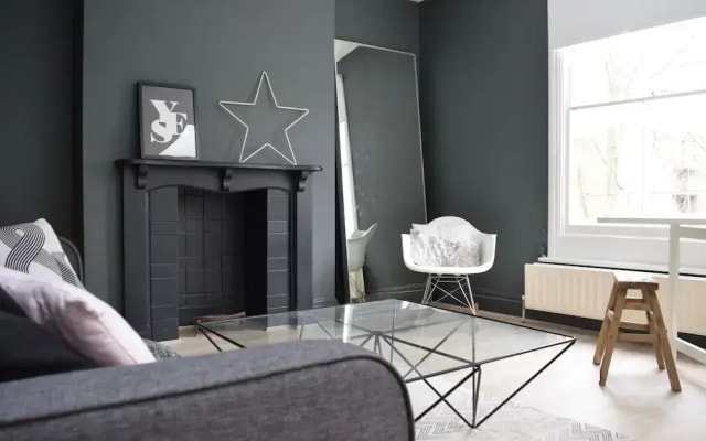 3 Bedroom Apartment in Brixton
