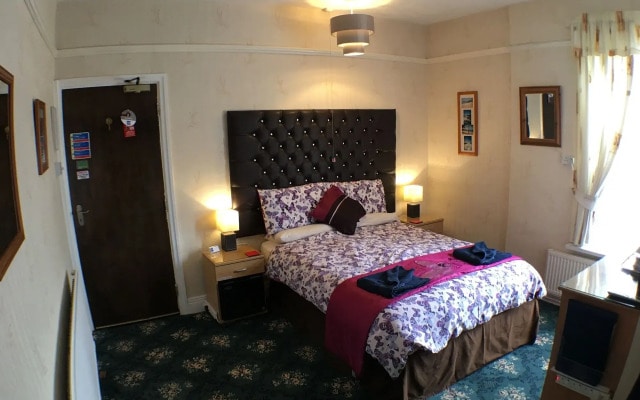 Home and Away Guesthouse