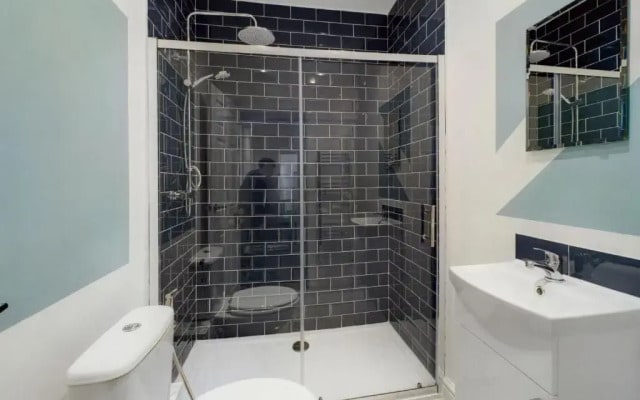 Contemporary 4BD Home nr Liverpool City Centre