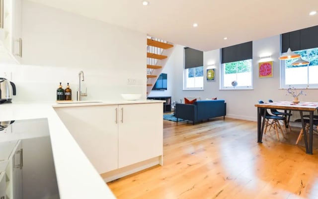 Spacious West Hampstead Apartment by Concept Apartments