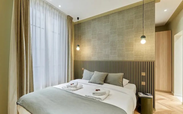 Incredible AC Apartment 3 Bedrooms Center of Paris