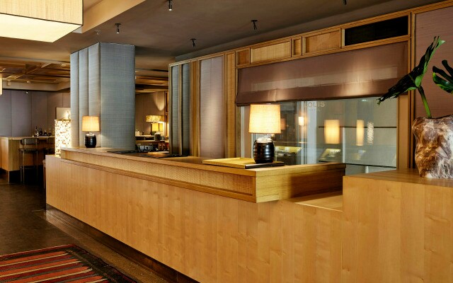 Louis Hotel
