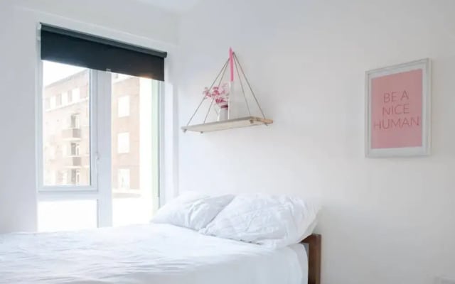 Spacious and Modern 2 Bedroom Flat in East London