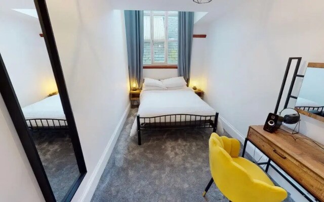 Hu1 Boutique City Apartment - Sleeps 6