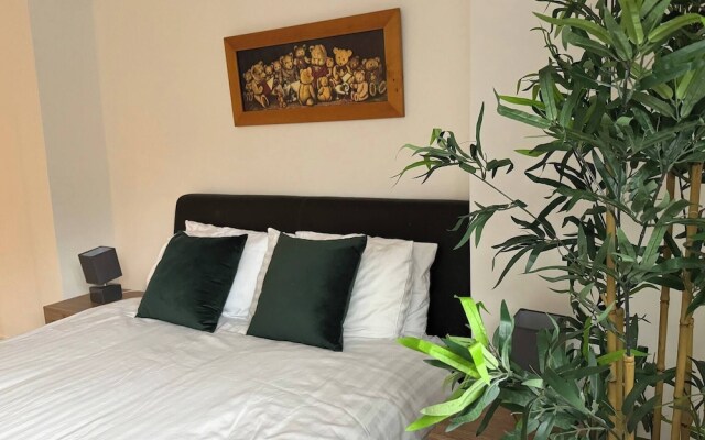 Central 4 bed Home in Ecclesall Near Peaks