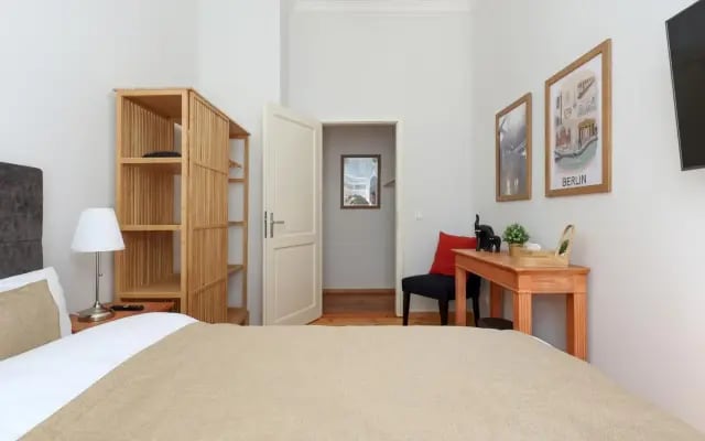 4 Personen Altbau nahe Kurfürstendamm
