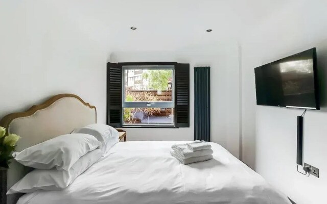 New Designer 2BR Home W/large Terrace - 4 Guests