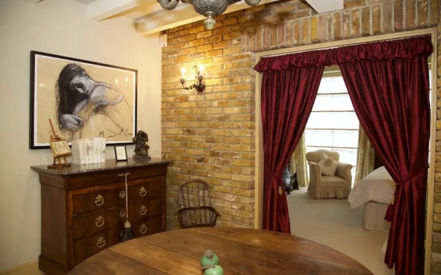 Classy Flat Next to Battersea Park for 4