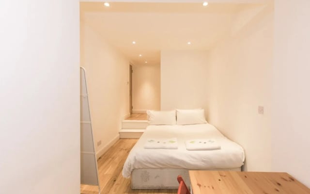 Eson 2 - The Westbourne Terrace Cocoon