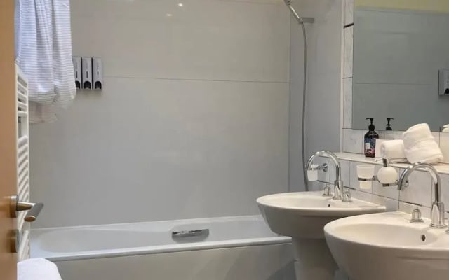 London Luxe Apartment - Central Location