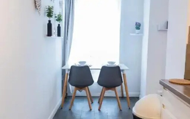 Dealhouse Apartments 11