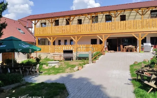 Pohádková usedlost Lovětín