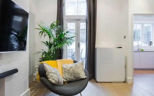 Modern stylish and luxurious 1 bed flat