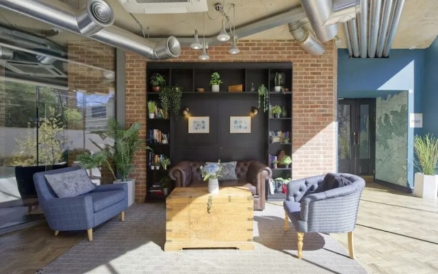 Sleek Student Studio in Prime London Location
