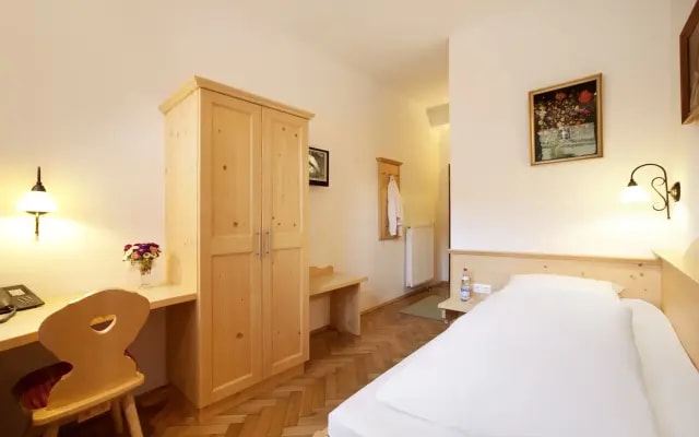 Hahn Hotel