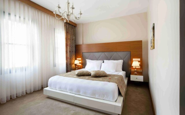 Gravis Suites