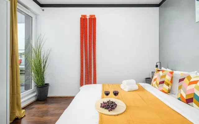 Lumina 3-room apart with large terrace