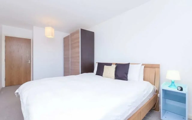 Roffey Apartment