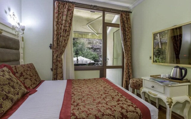 Sphendon Hotel