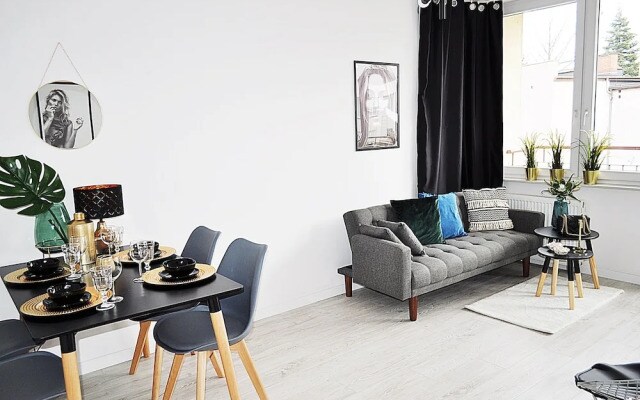 M11 Outstanding Apartment with Balcony