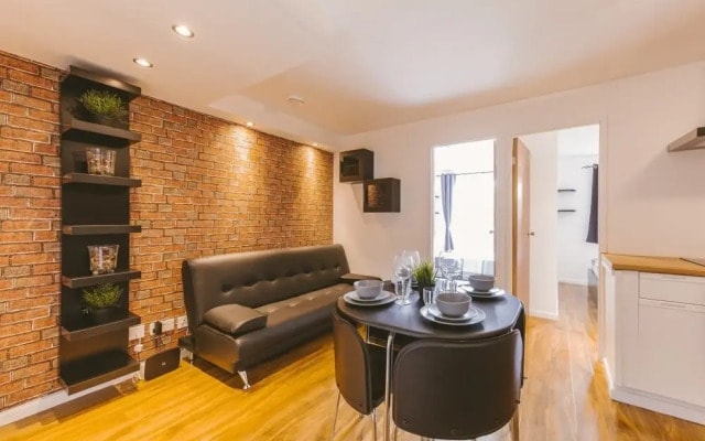 Stratford Apartment