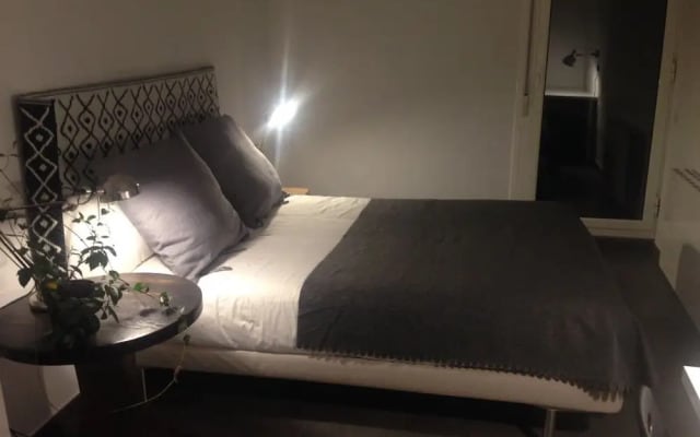 AinB Barcelona Sants Apartments