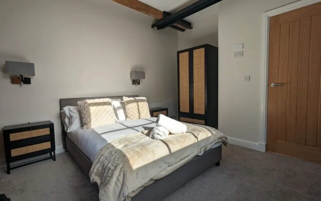 The Sunshade Suite Grade 2 Ancoats