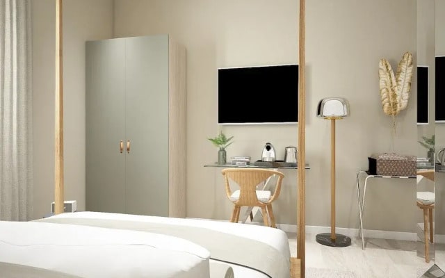 Suites 44