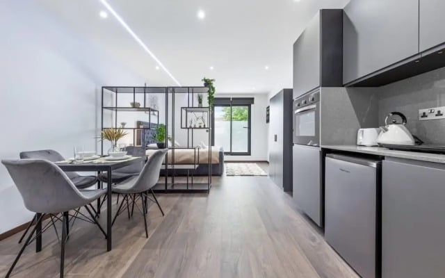 Serviced Luxury Studio Flat Golders Green Finchley