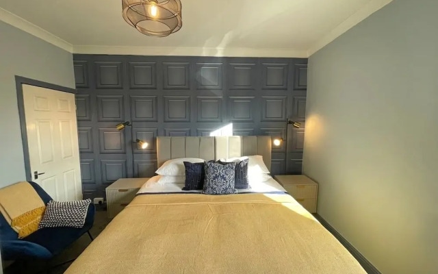 Spacious 3-Bedroom House with Parking