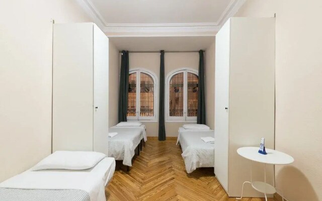Rooms Arguelles 58