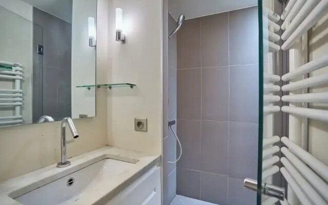 Elegant Appartment St Germain des Pres Invalides