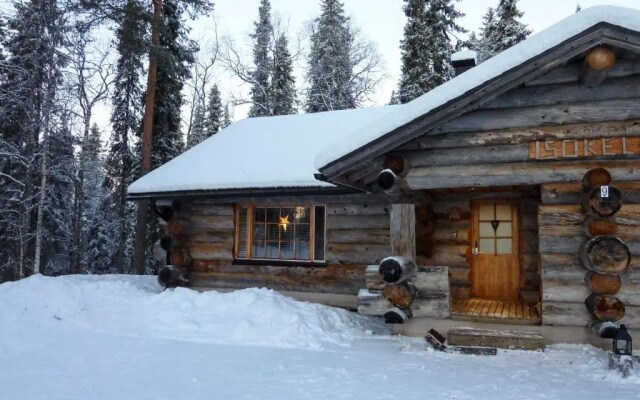 Isokelo Log Apartments