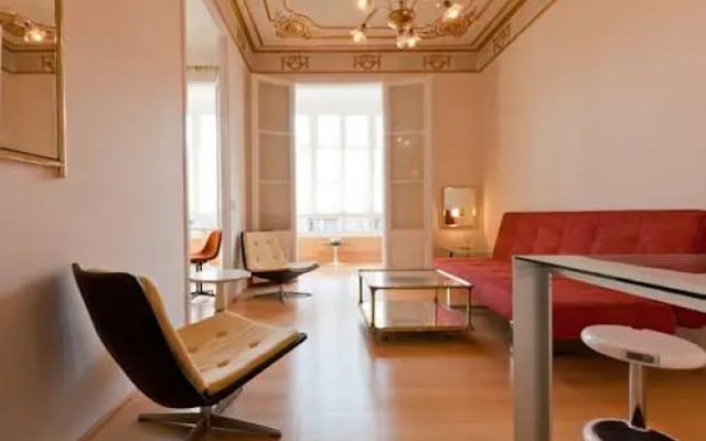 Modern-ist Apartment