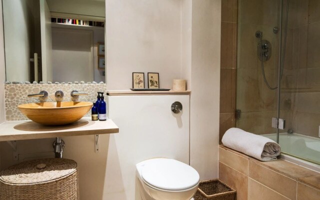 London Bridge Apartment