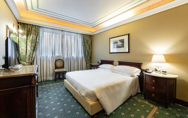River Château Hotel