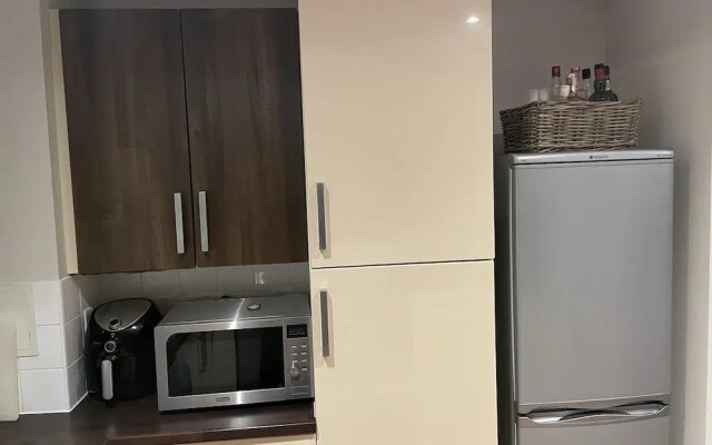 Charming 2-bed Apartment in Bow, London