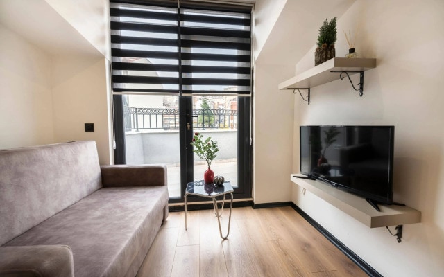 Global Suites Hotel