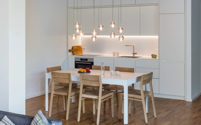 Carlotta Apartments