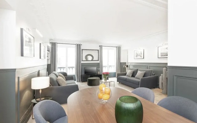 Luxury 3BDR Le Louvre II by Livinparis