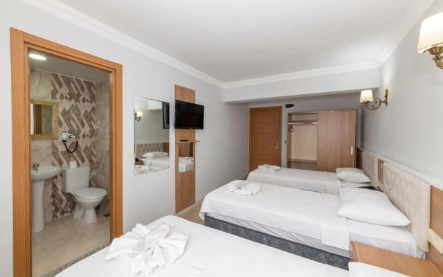 Metro Hotel