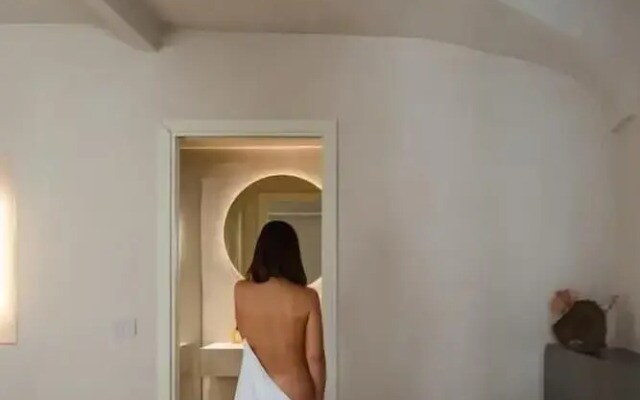 C10 Boutique Hotel