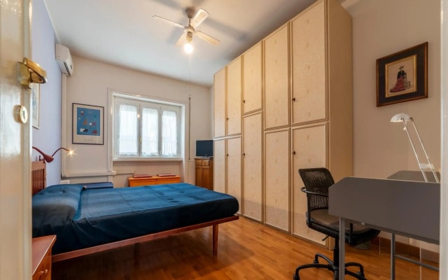 Roomy and Bright Apartment with Terrace