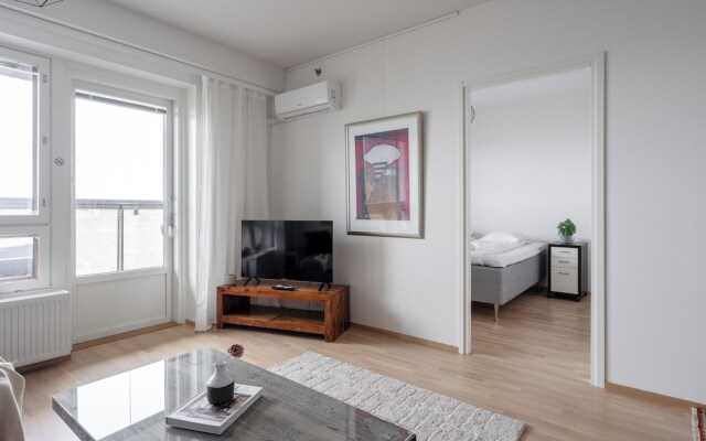 Fabulous 1BR Apt with Sauna & Views