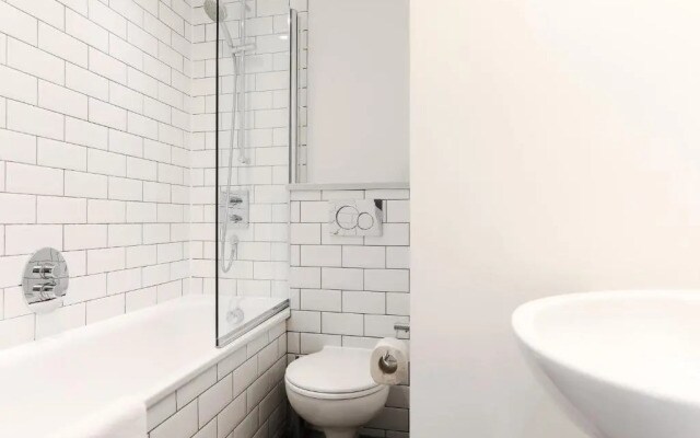 Trafalgar Square Apartments