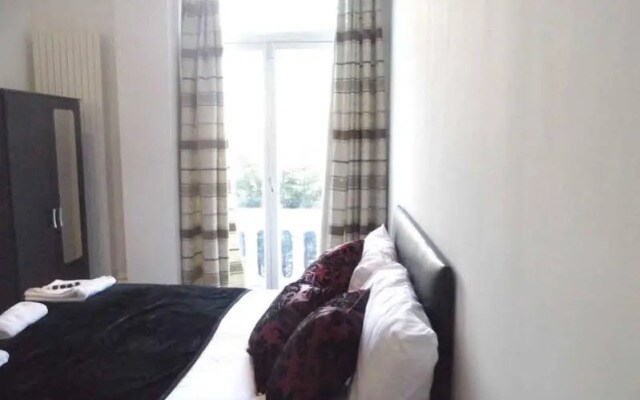 Hyde Park Gate Hotel
