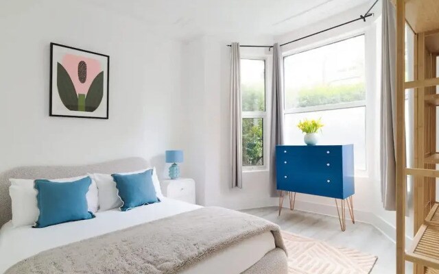 Brook Green Stylish 2 bed