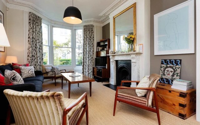 Veeve - Finsbury Garden
